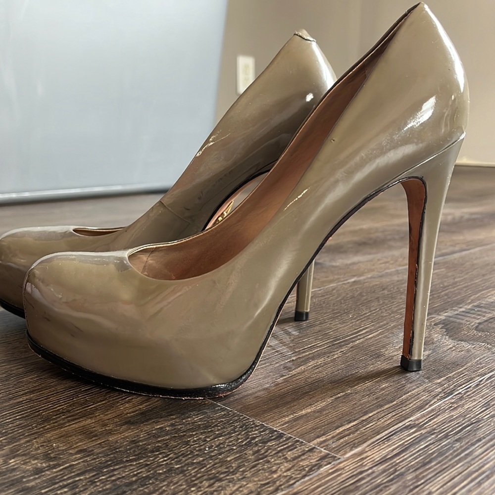 Size 8.5 Pour La Victorie platform heels